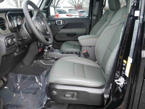 New 2026 Jeep Gladiator Mojave AWD/4WD image 30