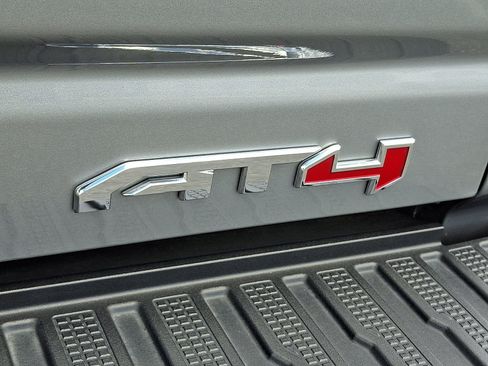 Used 2025 GMC Sierra 2500 AT4 AWD/4WD image 32