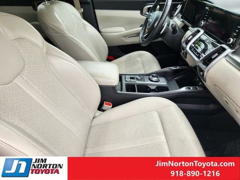 Used 2023 Kia Sorento EX AWD/4WD image 14