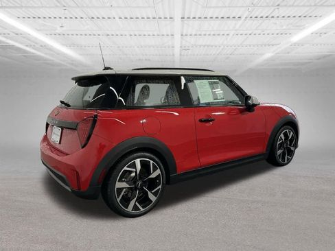 Certified 2025 MINI Cooper 2-Door Hardtop image 6