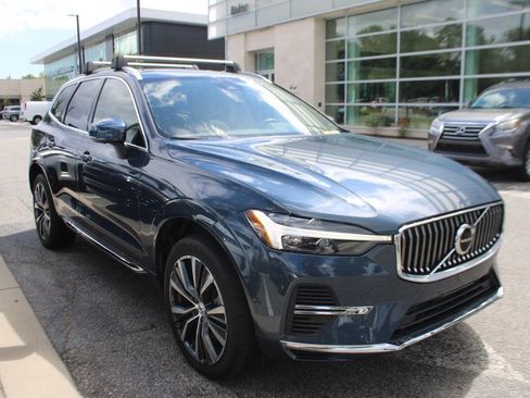 Used 2022 Volvo XC60 T8 Inscription Expression w/ Advanced Package image 3