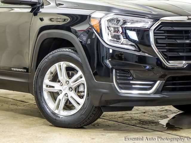 Certified 2023 GMC Terrain SLE w/ Driver Convenience Package AWD/4WD image 3