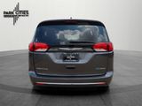 Used 2018 Chrysler Pacifica Limited image 4