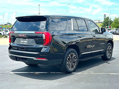 Used 2025 GMC Yukon Elevation AWD/4WD image 8