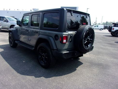 Used 2022 Jeep Wrangler Unlimited Sport AWD/4WD image 3