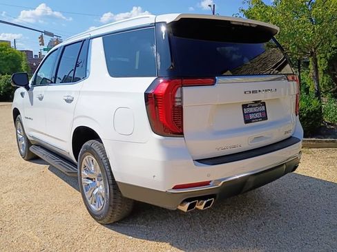 Used 2025 GMC Yukon Denali w/ LPO, Floor Liner Package RWD image 8