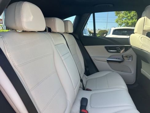 New 2026 Mercedes-Benz GLC 300 4MATIC image 26
