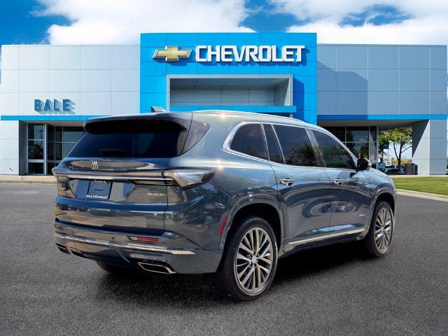 Used 2025 Buick Enclave Avenir w/ Trailering Package, 5000 lbs. FWD image 3