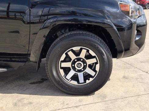 Used 2022 Toyota 4Runner TRD Off-Road image 33