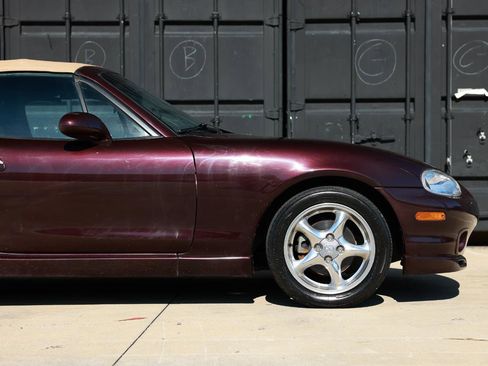Used 2000 MAZDA MX-5 Miata RWD image 25