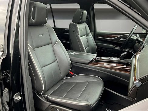 Used 2021 Cadillac Escalade Premium Luxury AWD/4WD image 30