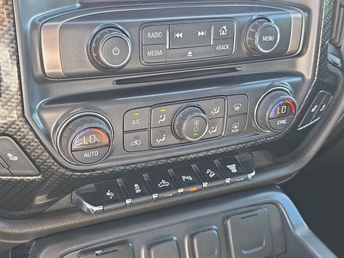 Used 2016 GMC Sierra 2500 SLT w/ All-Terrain HD Package AWD/4WD image 22