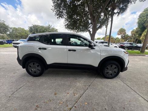 Used 2025 Nissan Kicks S FWD image 6