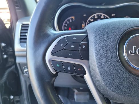 Used 2018 Jeep Grand Cherokee Altitude AWD/4WD image 22
