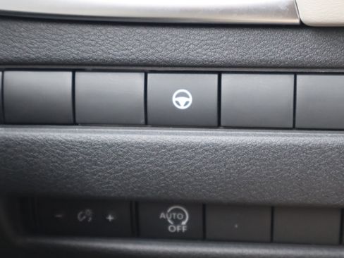 Used 2023 Nissan Rogue SV image 21