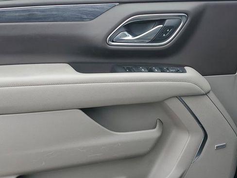 Certified 2022 GMC Yukon SLT w/ SLT Premium Package AWD/4WD image 16