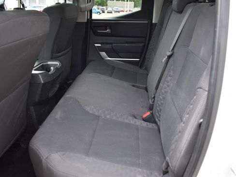 Used 2022 Toyota Tundra SR5 w/ SR5 Convenience Package AWD/4WD image 19