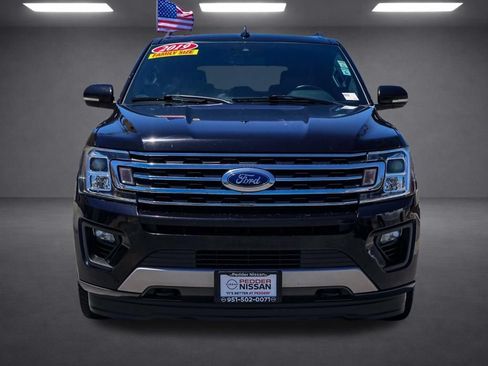 Used 2019 Ford Expedition XLT w/ Equipment Group 202A AWD/4WD image 9