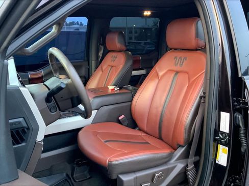 Used 2019 Ford F150 King Ranch w/ Equipment Group 601A Luxury AWD/4WD image 8