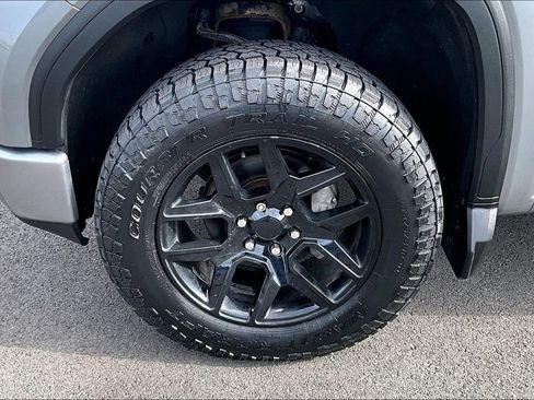 Used 2021 GMC Sierra 1500 AT4 w/ AT4 Value Package AWD/4WD image 9