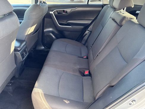 Used 2022 Toyota RAV4 LE FWD image 16