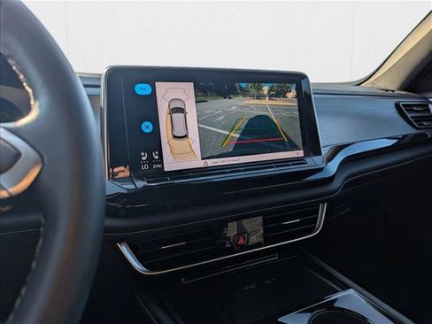 Certified 2025 Volkswagen Atlas Cross Sport SE w/ Panoramic Sunroof Package image 15