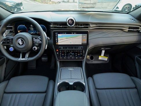 New 2025 Maserati Grecale GT image 39