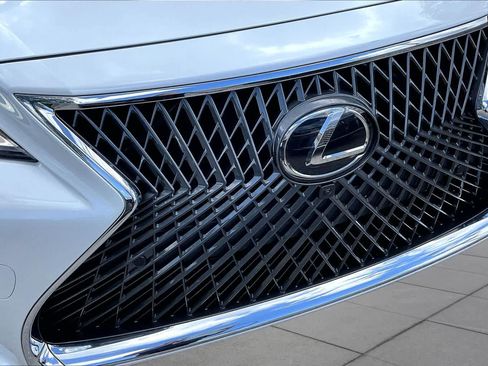 Used 2024 Lexus LS 500 w/ Interior Upgrade Package RWD image 30