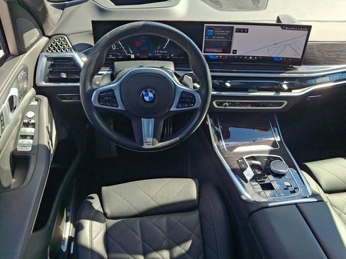 Used 2025 BMW X7 xDrive40i w/ M Sport Package AWD/4WD image 11
