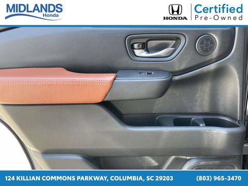 Certified 2025 Honda Pilot Touring image 15