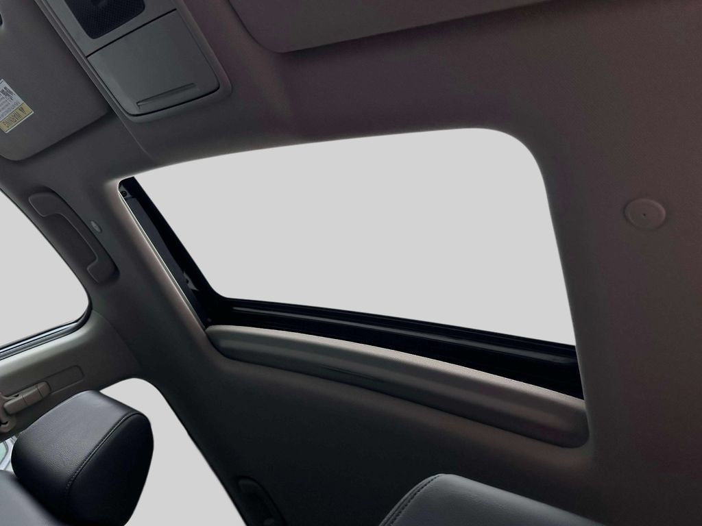 Used 2024 Honda CR-V EX-L image 17