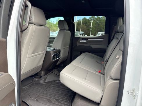 New 2026 GMC Sierra 1500 SLT image 18