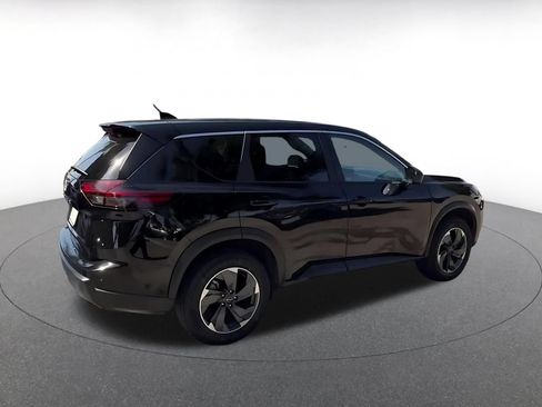 Used 2025 Nissan Rogue SV FWD image 14