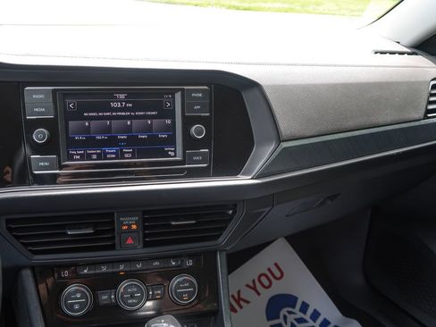 Used 2023 Volkswagen Jetta SE FWD image 26