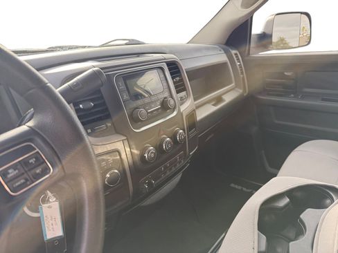 Used 2018 RAM 2500 Tradesman w/ Chrome Appearance Group image 12