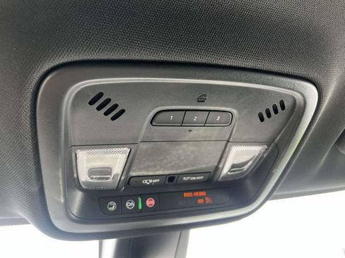 Certified 2023 Chevrolet Traverse LT FWD image 35