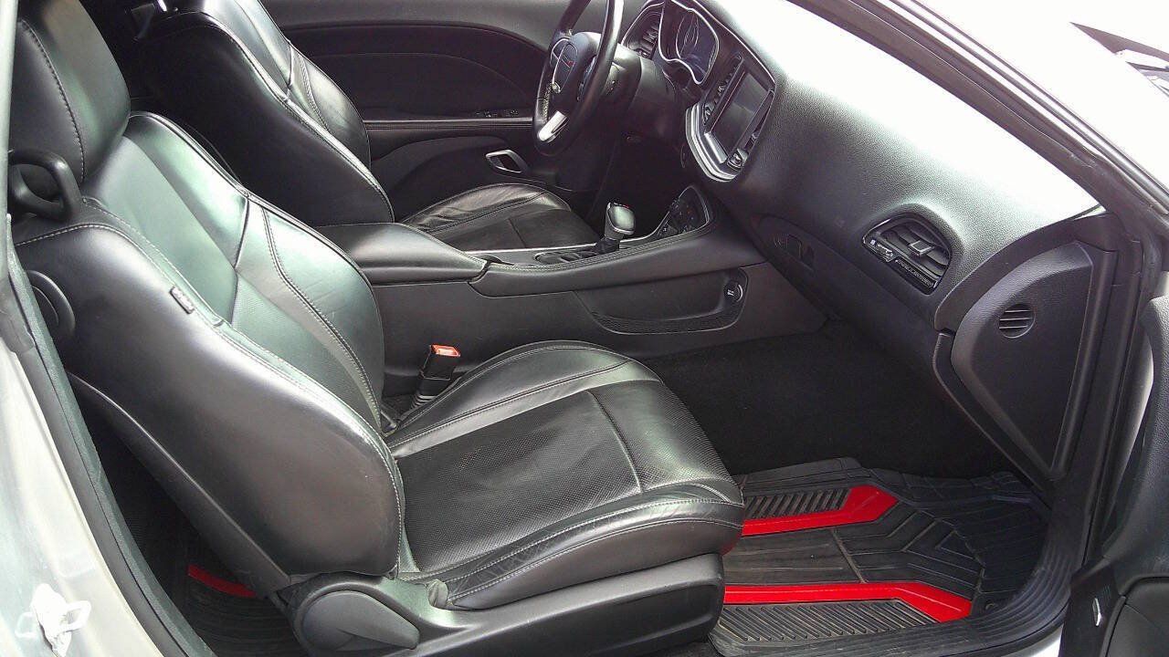 Used 2015 Dodge Challenger SXT Plus RWD image 19