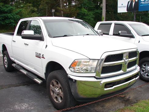 Used 2017 RAM 2500 SLT image 2