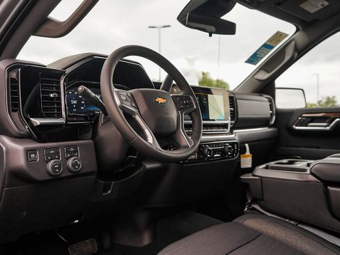 New 2025 Chevrolet Silverado 1500 LT image 17