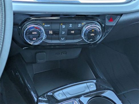 New 2026 Chevrolet Trax LT image 17