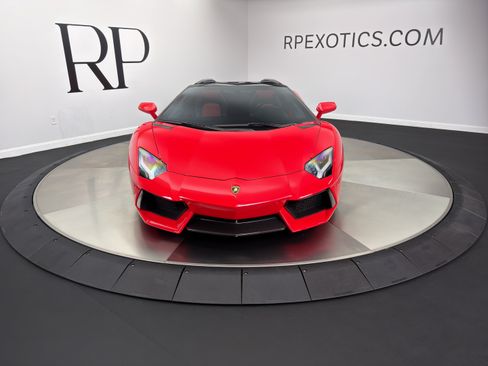 Used 2016 Lamborghini Aventador LP 700-4 AWD/4WD image 2