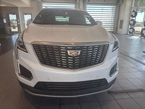 Used 2025 Cadillac XT5 Premium Luxury FWD image 2