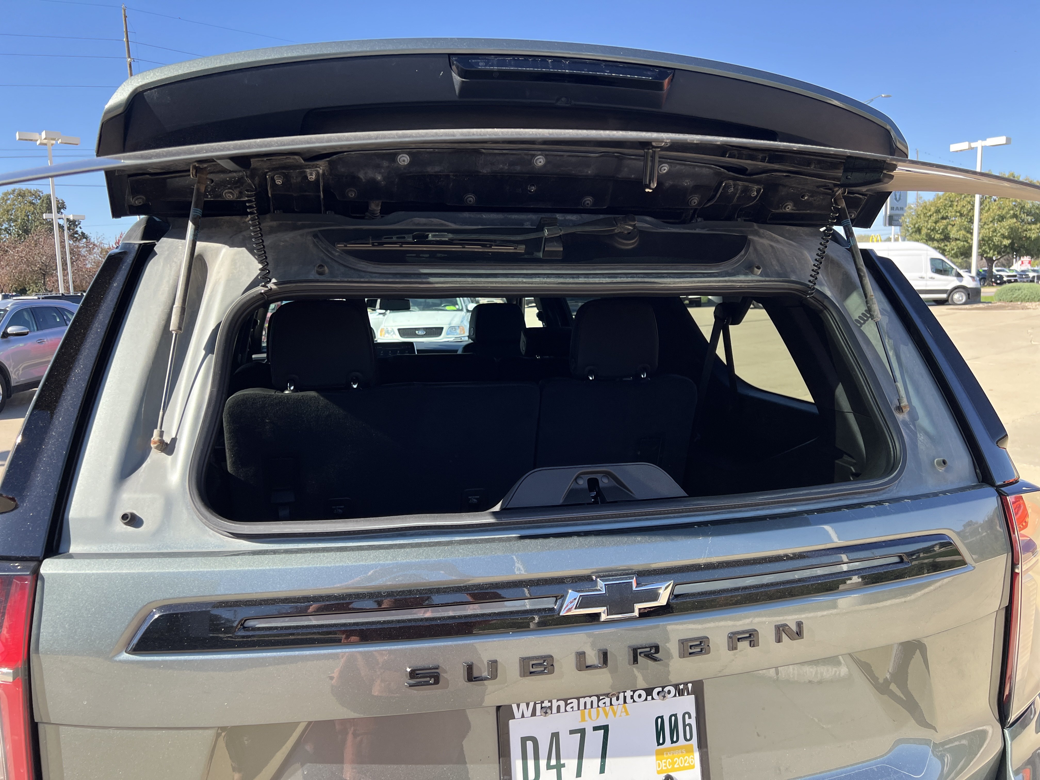 Used 2023 Chevrolet Suburban RST AWD/4WD image 15