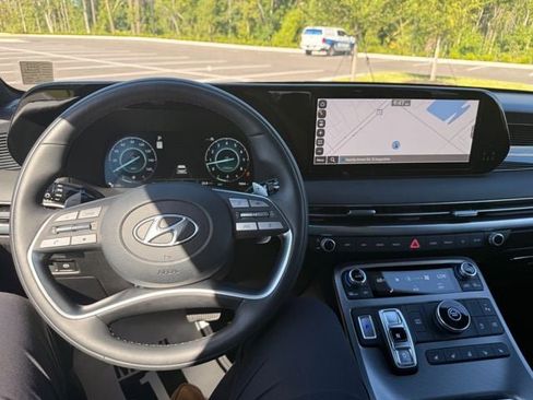 Used 2025 Hyundai Palisade Calligraphy FWD image 5