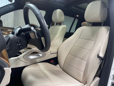 Used 2024 Mercedes-Benz GLS 450 4MATIC image 22