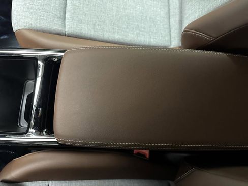 Used 2023 Volkswagen ID.4 Pro image 18