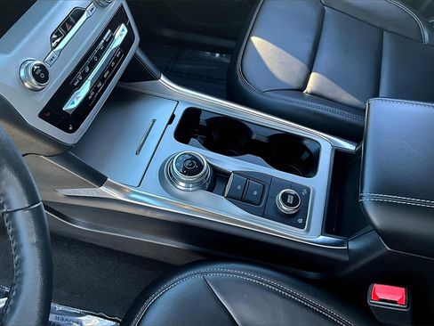 Used 2023 Ford Explorer XLT w/ Equipment Group 202A image 15