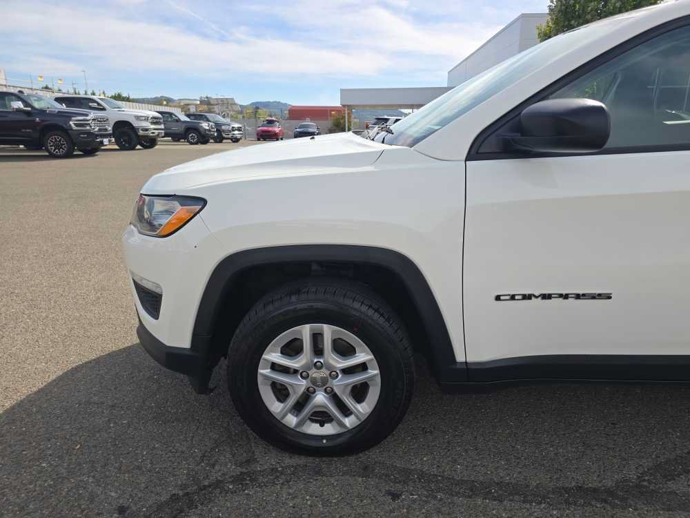 Used 2018 Jeep Compass Sport AWD/4WD image 18