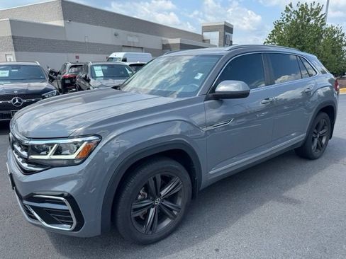 Used 2022 Volkswagen Atlas Cross Sport SEL R-Line AWD/4WD image 25