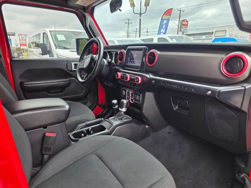 Used 2018 Jeep Wrangler Unlimited Sport S AWD/4WD image 17